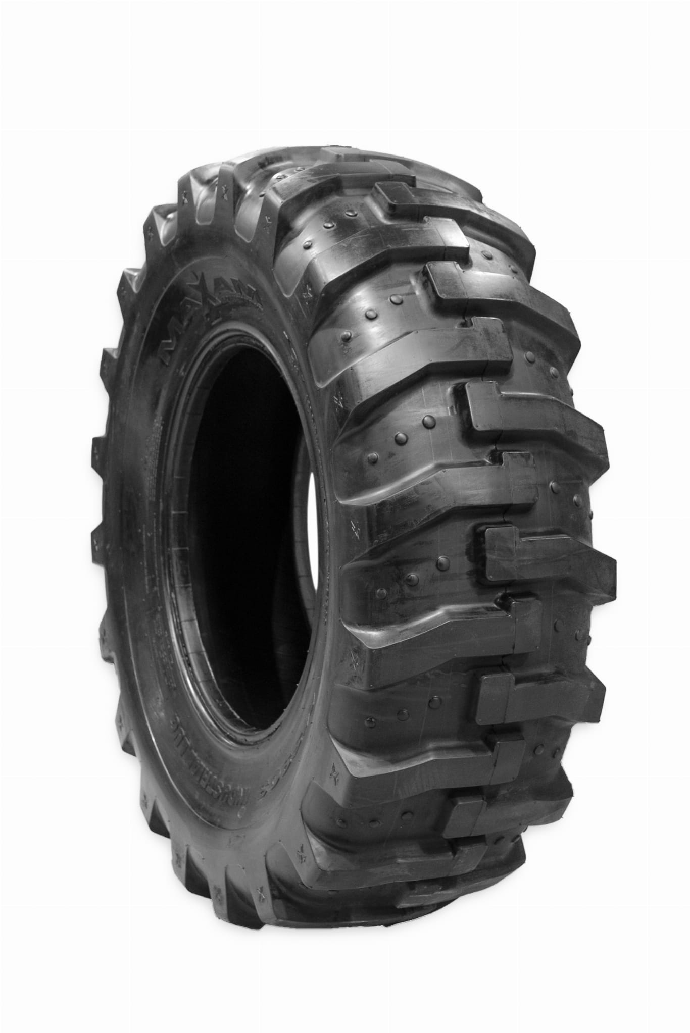 Шина 18.4-26 (480/80-26) MAXAM 16pr для экскаватора-погрузчика JCB 3CX, CAT 432