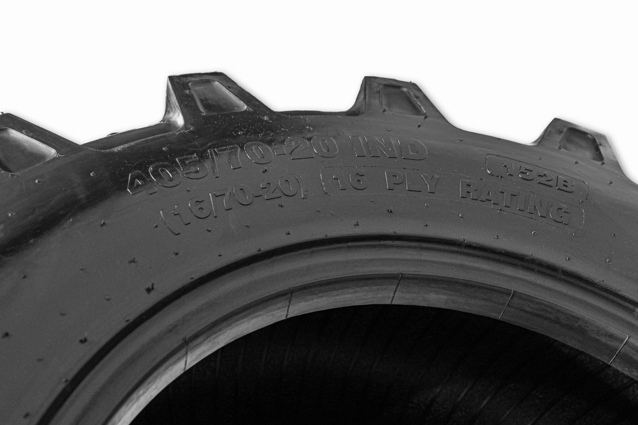 Шина 16/70-20 (405/70-20) MAXAM 16pr для экскаватора-погрузчика JCB 3CX, CAT 428
