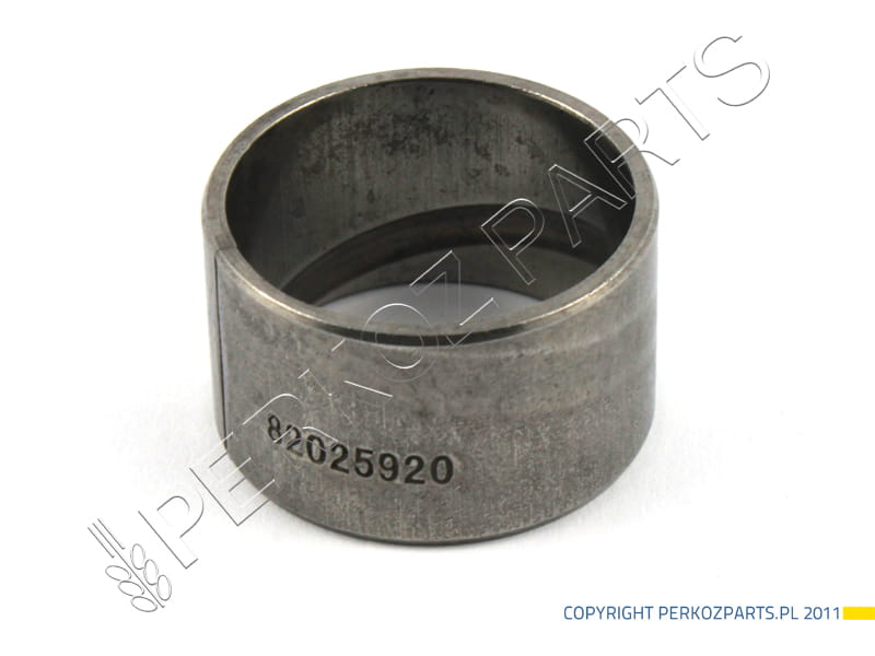 ВТУЛКА КРЕПЛЕНИЯ ПЕРЕДНЕГО КРЫЛА NEW HOLLAND CASE 82013930-82025920